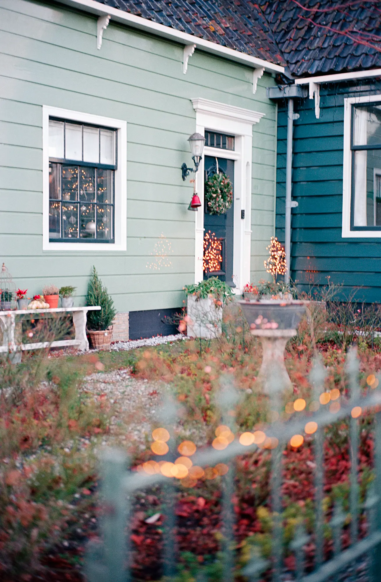 f/1.4 at mid range. See the optical vignetting in the corners. This is an extreme case, though!