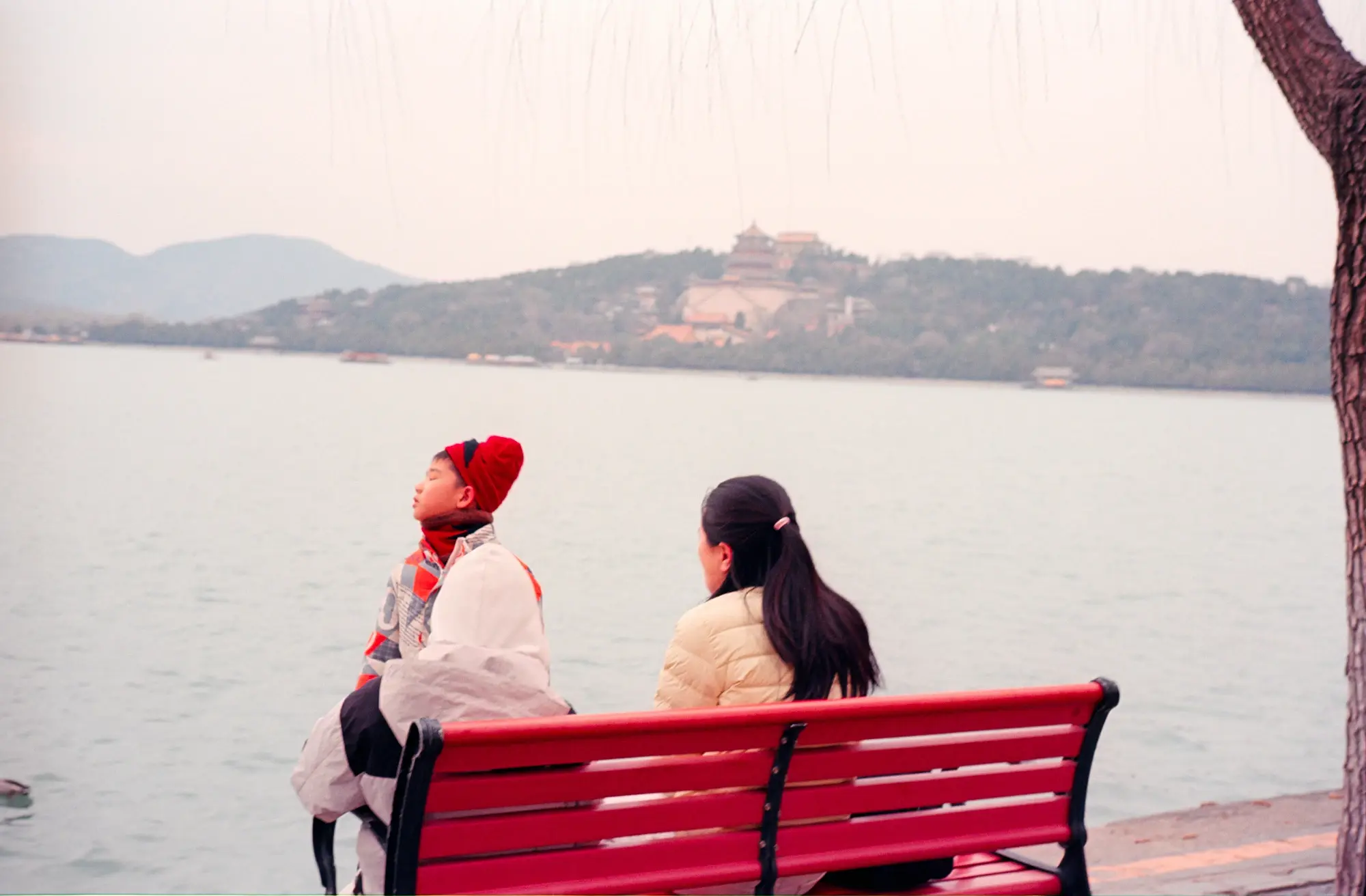 Mother with child at the Beijing Summer Palace