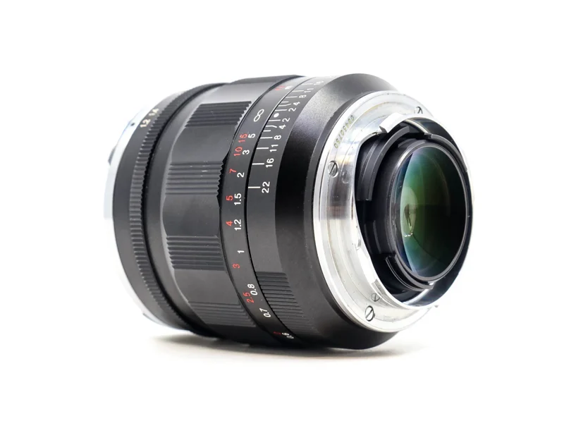 Voigtländer Nokton 35mm f/1.2 I