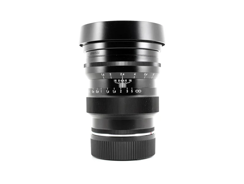 Voigtländer Nokton 75mm f/1.5