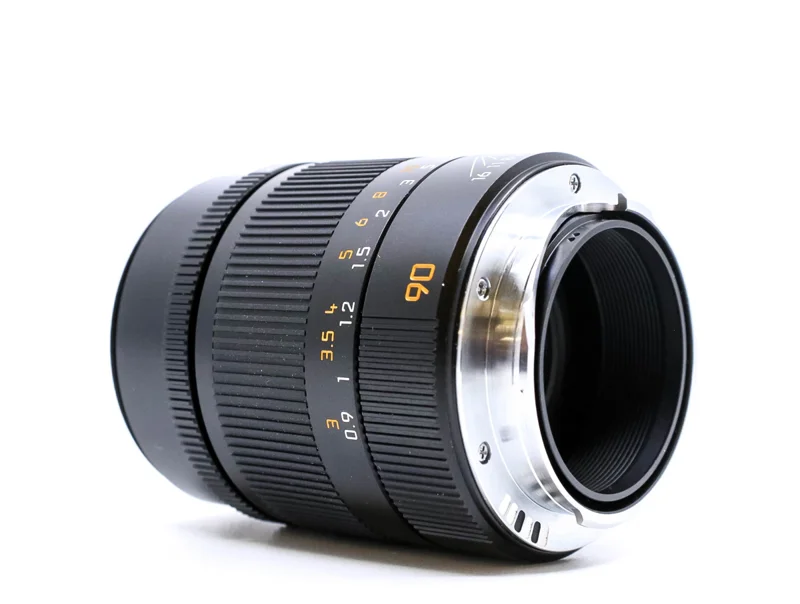 Leica Summarit-M 90mm f/2.4