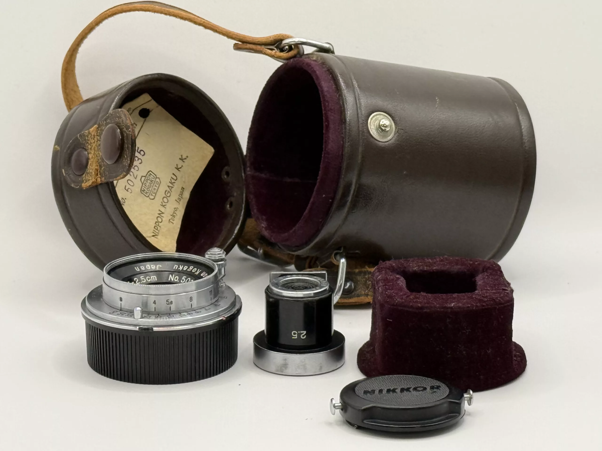 Nippon Kogaku Japan W-Nikkor 2.5cm f4 with viewfinder, pouch and M adapter