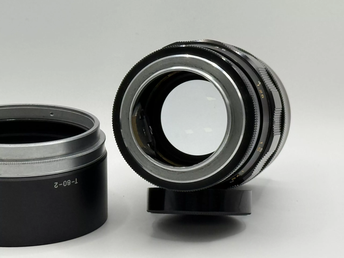 Canon 100mm f2 LTM with hood