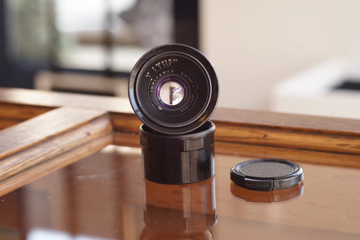 KMZ Jupiter-12 35mm f/2.8